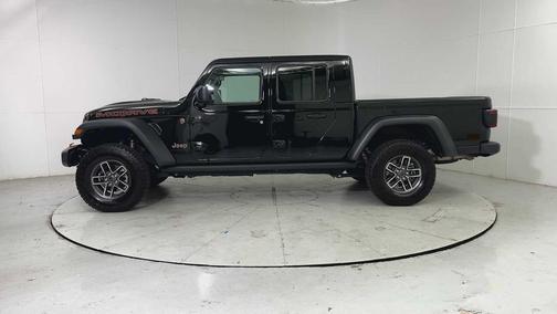 Black Clearcoat 2025 Jeep Gladiator Mojave 4x4