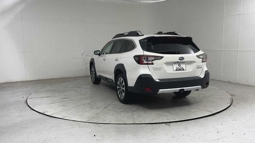 Crystal White Pearl 2025 Subaru Outback Touring XT
