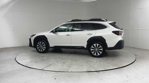 Crystal White Pearl 2025 Subaru Outback Touring XT