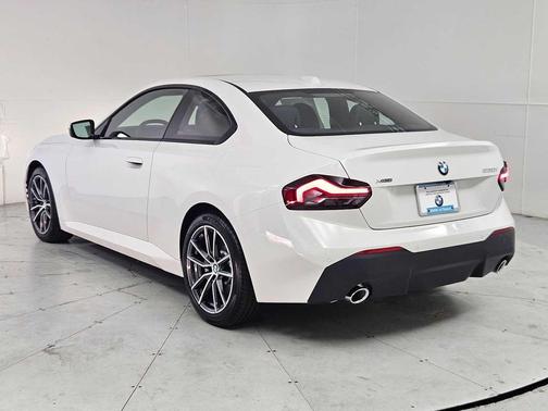 2025 BMW 230 i xDrive