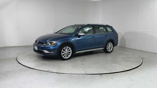 2017 Volkswagen Golf Alltrack TSI S