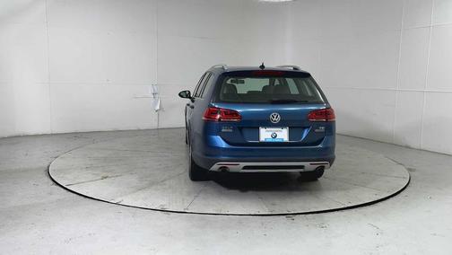 2017 Volkswagen Golf Alltrack TSI S