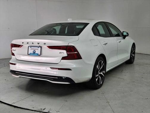 2024 Volvo S60 B5 Core Dark Theme