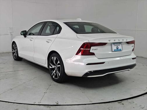 2024 Volvo S60 B5 Core Dark Theme