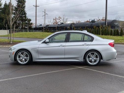 2018 BMW 330e iPerformance