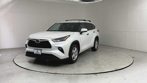 Wind Chill Pearl 2023 Toyota Highlander LE