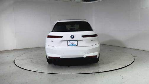 2026 BMW iX xDrive45