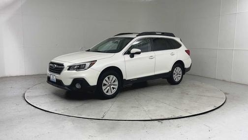 Crystal White Pearl 2018 Subaru Outback 2.5i Premium