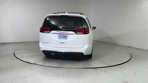 2018 Chrysler Pacifica Touring-L Plus