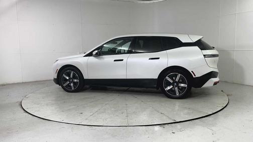 Mineral White Metallic 2024 BMW iX xDrive50