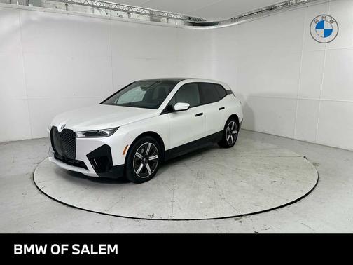 Mineral White Metallic 2024 BMW iX xDrive50