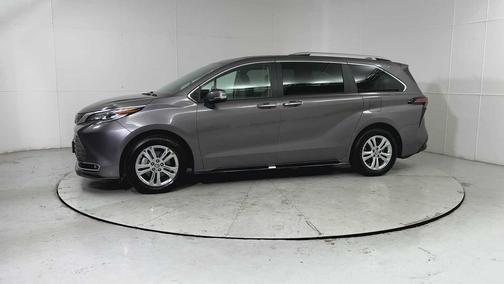 2022 Toyota Sienna Platinum 7 Passenger
