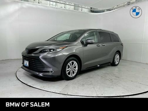 2022 Toyota Sienna Platinum 7 Passenger