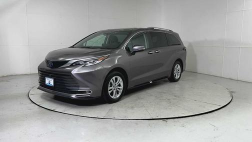 2022 Toyota Sienna Platinum 7 Passenger