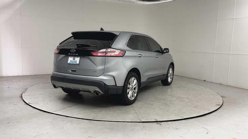ICONIC SILVER 2022 Ford Edge Titanium