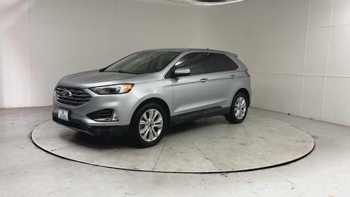 ICONIC SILVER 2022 Ford Edge Titanium