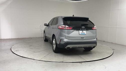 ICONIC SILVER 2022 Ford Edge Titanium