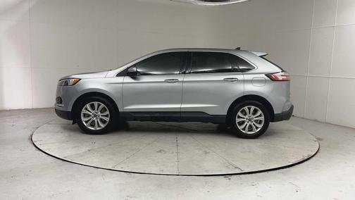 ICONIC SILVER 2022 Ford Edge Titanium