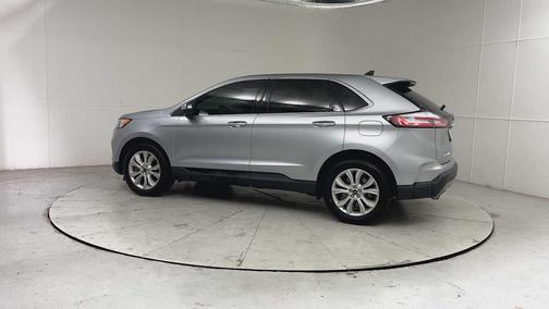ICONIC SILVER 2022 Ford Edge Titanium