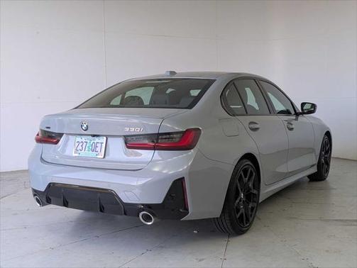 2025 BMW 330 i xDrive