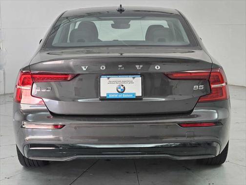 2024 Volvo S60 B5 Core Dark Theme