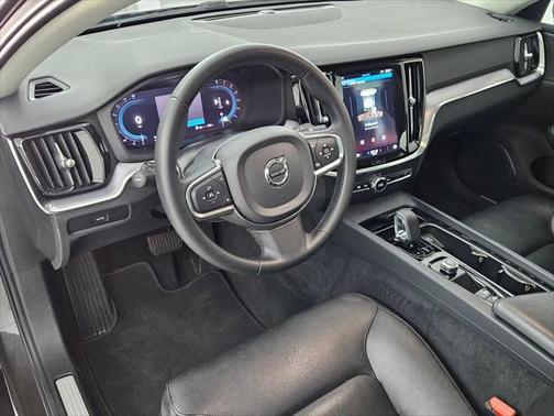 2024 Volvo S60 B5 Core Dark Theme