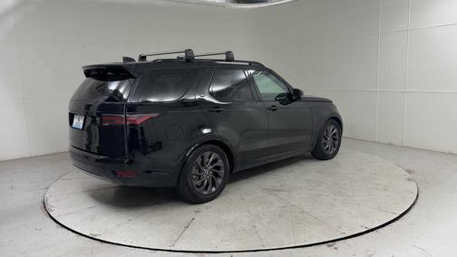 Santorini Black Metallic 2023 Land Rover Discovery P360 S R-Dynamic