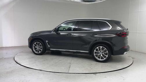 Dravit Grey Metallic 2026 BMW X5 PHEV xDrive50e