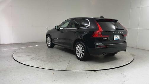 Onyx Black Metallic 2021 Volvo XC60 T6 Momentum