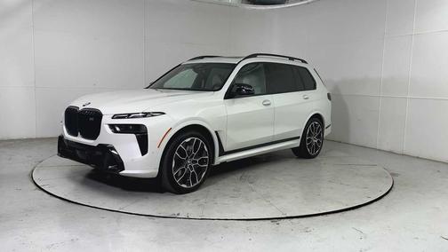 2025 BMW X7 M60i