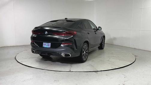 2025 BMW X6 xDrive40i