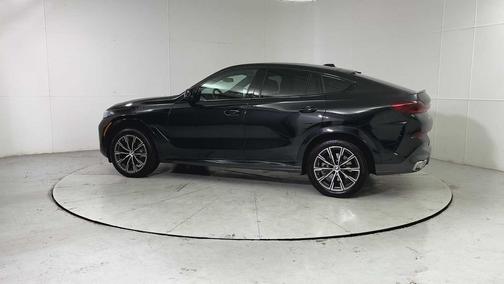 2025 BMW X6 xDrive40i