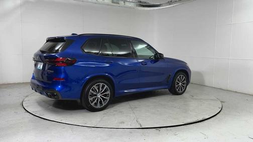 2026 BMW X5 M60i