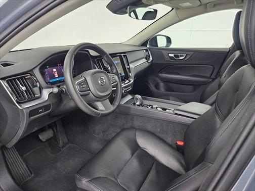 2024 Volvo S60 B5 Core Dark Theme