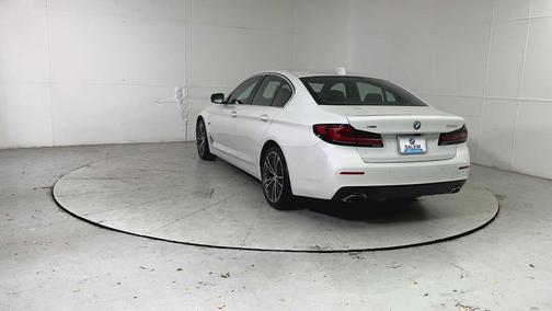 Mineral White Metallic 2023 BMW 530e Base