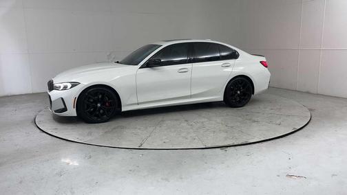Alpine White 2025 BMW 330 330i