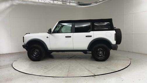 OXFORD WHITE 2022 Ford Bronco Black Diamond