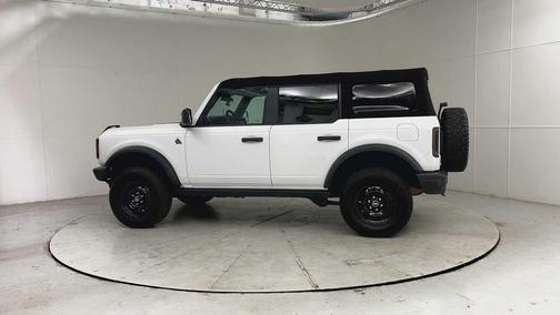 OXFORD WHITE 2022 Ford Bronco Black Diamond