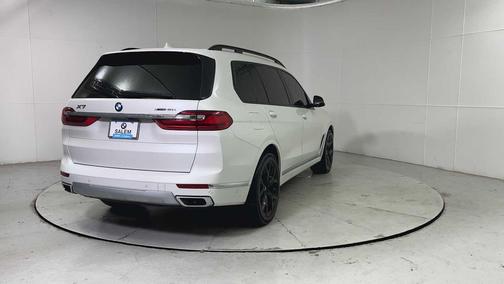 Mineral White Metallic 2022 BMW X7 xDrive40i