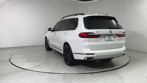 Mineral White Metallic 2022 BMW X7 xDrive40i