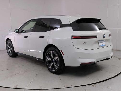 2026 BMW iX xDrive45