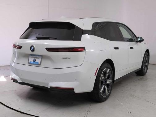2026 BMW iX xDrive45