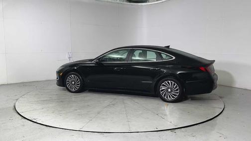 2023 Hyundai SONATA Hybrid SE