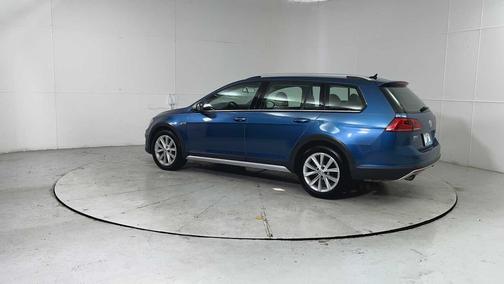 2017 Volkswagen Golf Alltrack TSI S