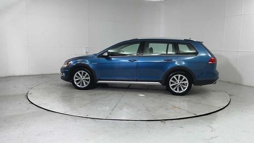 2017 Volkswagen Golf Alltrack TSI S