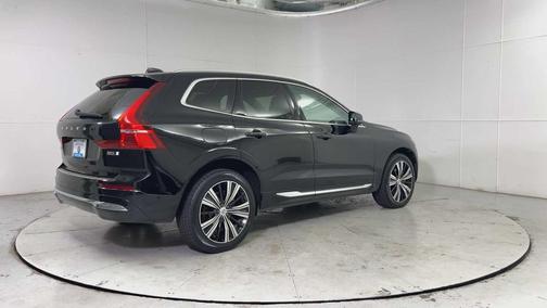 2023 Volvo XC60 B5 Plus Bright Theme