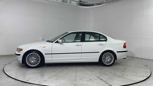 2003 BMW 330 330i