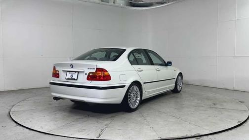 2003 BMW 330 330i