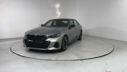 Oxide Grey Metallic 2026 BMW i5 M60