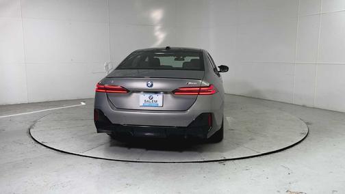Oxide Grey Metallic 2026 BMW i5 M60